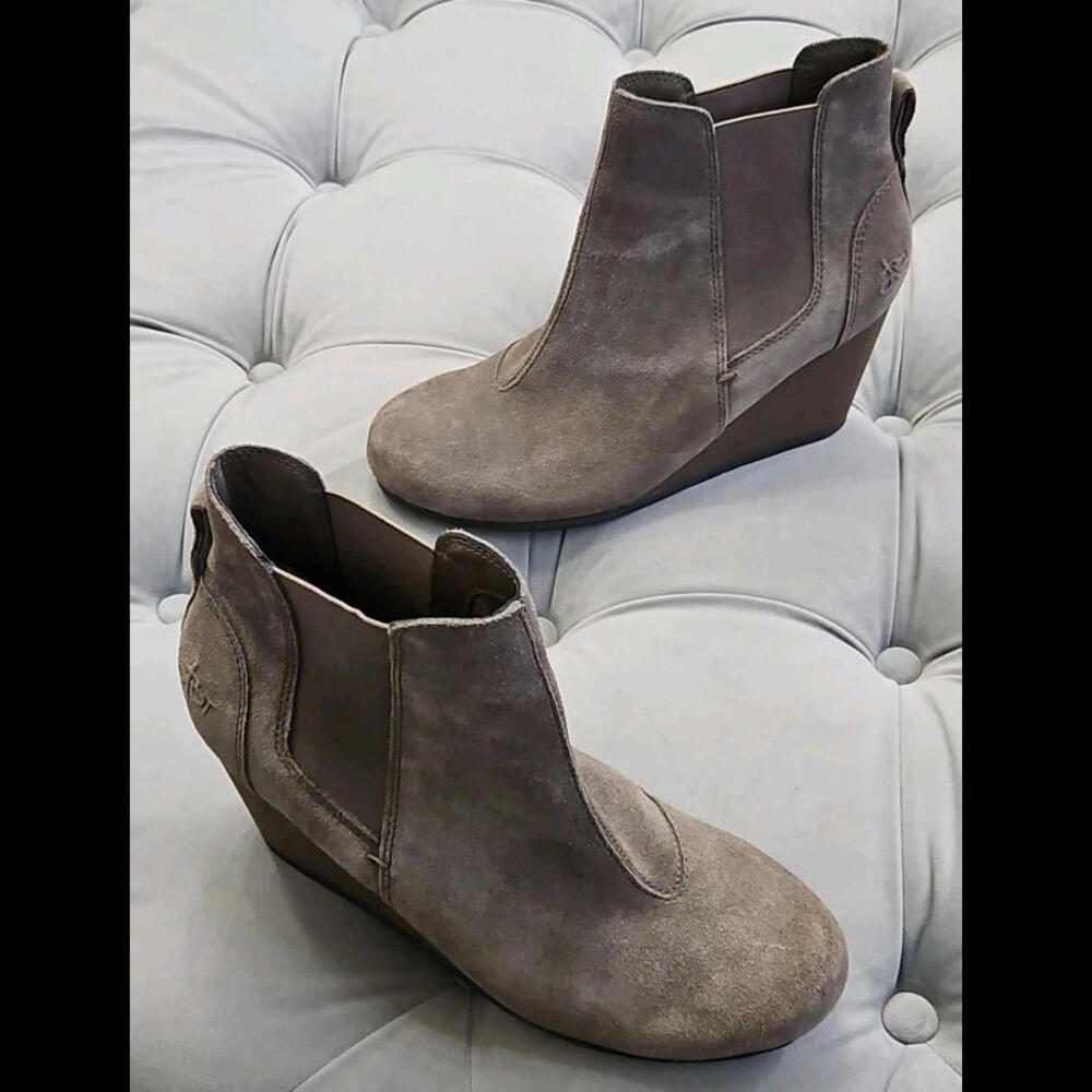 OTBT Dodge Boots Gray Suede Wedge Heels Womens Shoes 8.5